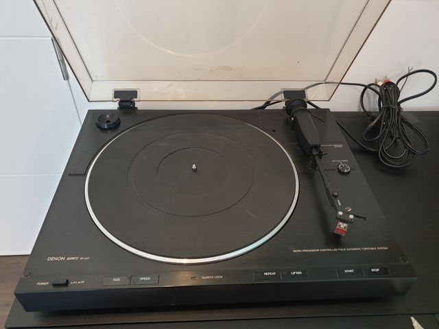 Tocadiscos automático Denon DP-23F