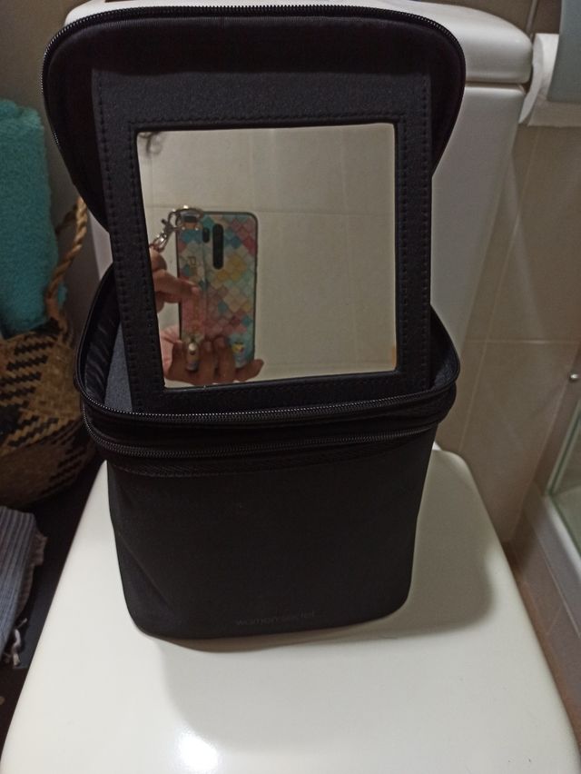 Neceser portamaquillaje con espejo