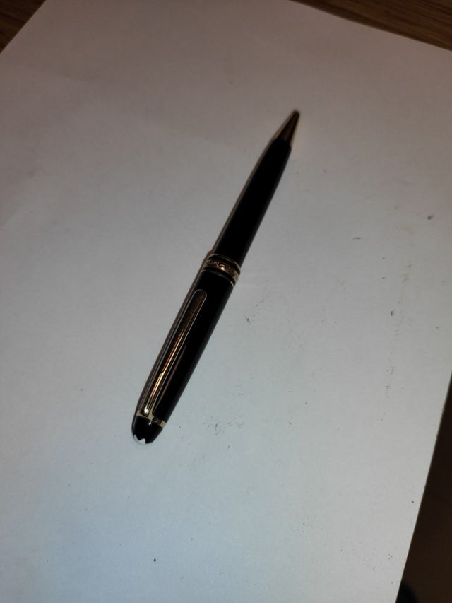 Caneta gravada Montblanc Meisterstuck.