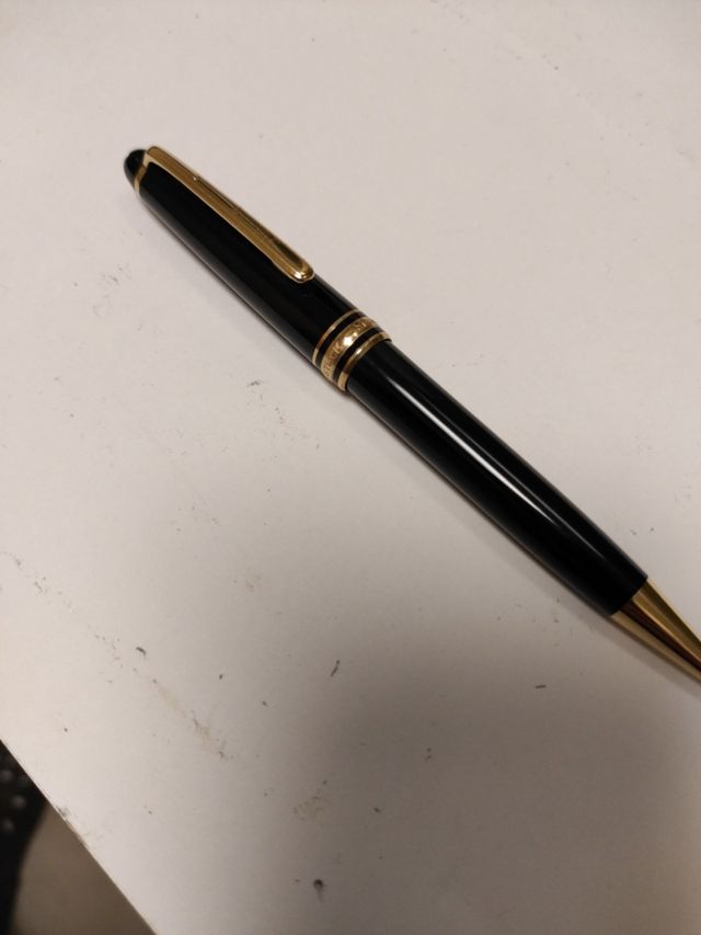 Caneta gravada Montblanc Meisterstuck.