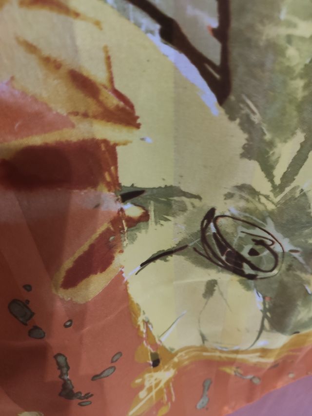 Elegante pañuelo señora sin estrenar flores otoñal