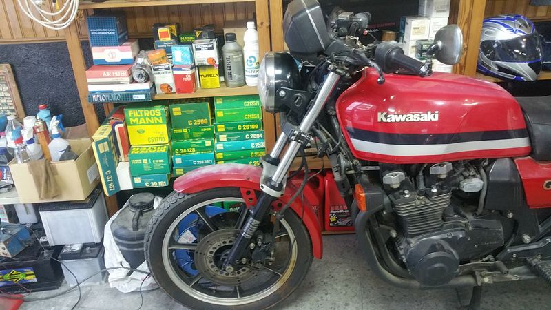 kawasaki 1100 GPZ inyeccion di seconda mano per EUR su San