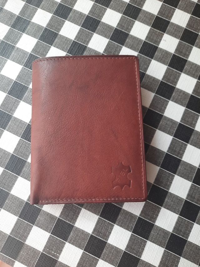 cartera de piel