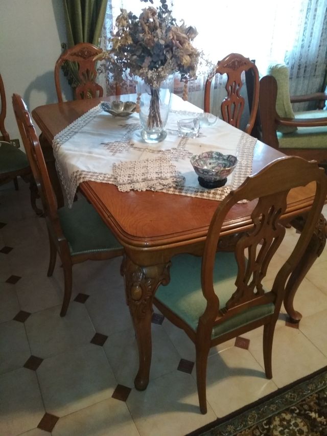 Comedor antiguo de roble