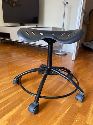 Taburete con ruedas de segunda mano en WALLAPOP