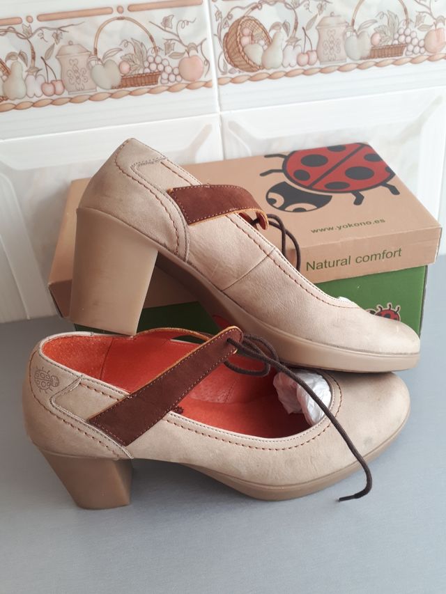 Zapatos de salón Yokono