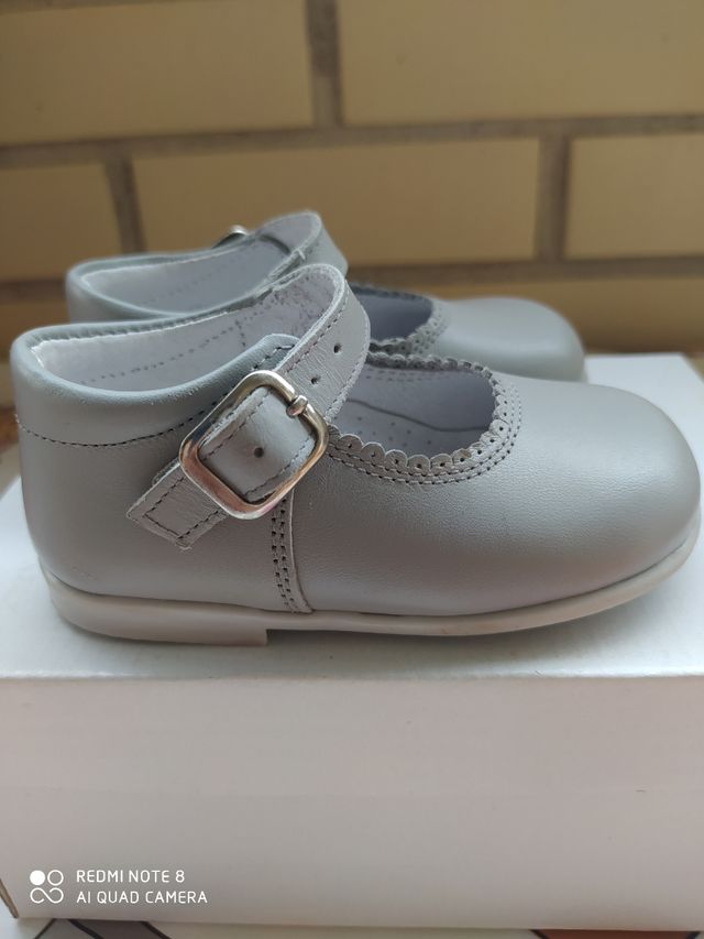 Zapatos bebe piel