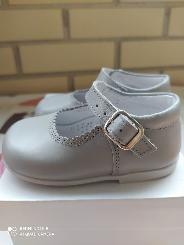 Zapatos bebe piel