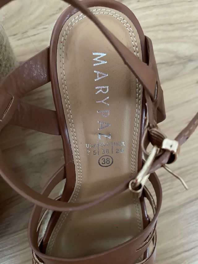 Sandalias Marypaz cuña marrón núm 38