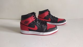 Nike Air Jordan 1 Mid Banned custom personalizadas de segunda mano por 240  EUR en Valladolid en WALLAPOP