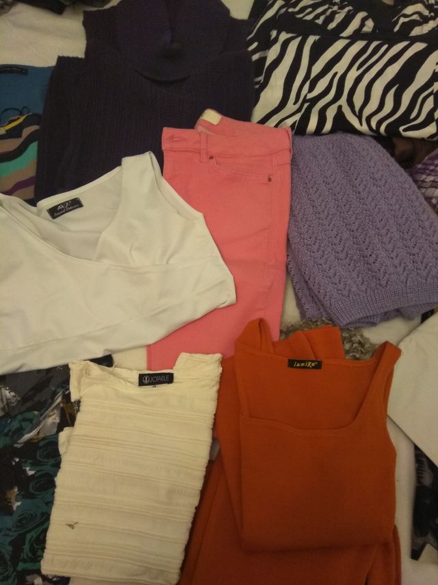 LOTE ROPA ( 7 ) CHICAS TALLA ( M ) URGE QUITAR