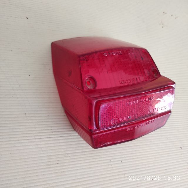 Tulipa trasera Vespa Primavera