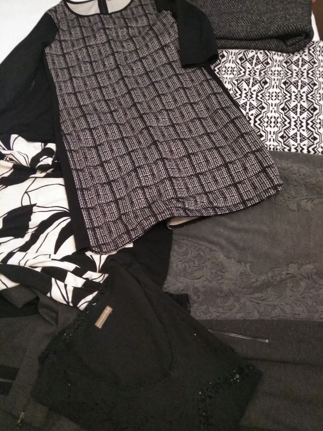 LOTE MUJER NEGRO Y GRIS TALLA  ( S Y M  )