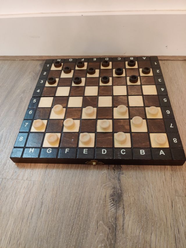 Exquisita Tabla de Ajedrez Artesanal