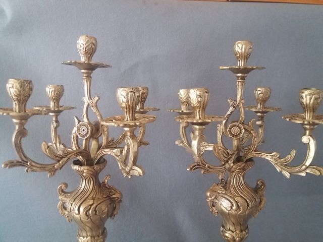 PAREJA DE CANDELABROS DE BRONCE 5 BRAZOS