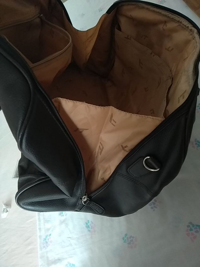 Bolso de viaje, INTERNATIONAL TRAVELLER. Nuevo.