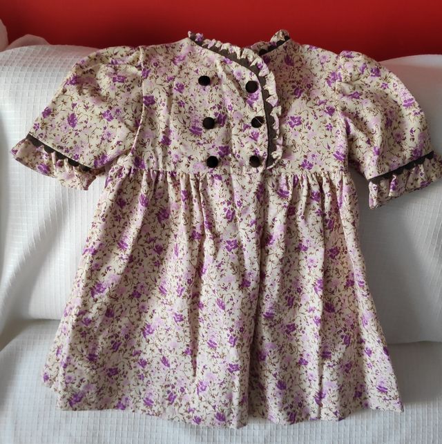 Vestido niña flores en tonos malva y beige