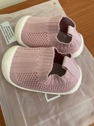 Zapatos bebé talla 17 de segunda mano por 15 EUR en Cornellà de Llobregat  en WALLAPOP