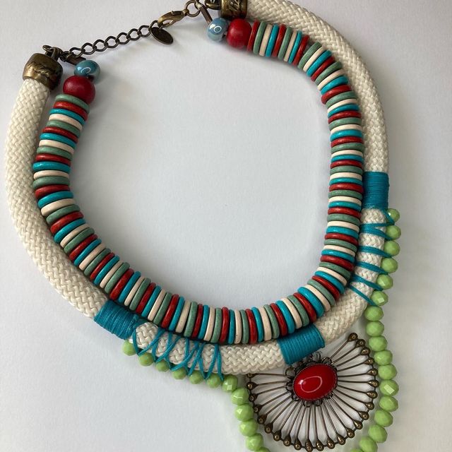 Collar, Dimitriadis, Nuevo