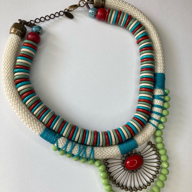 Collar, Dimitriadis, Nuevo