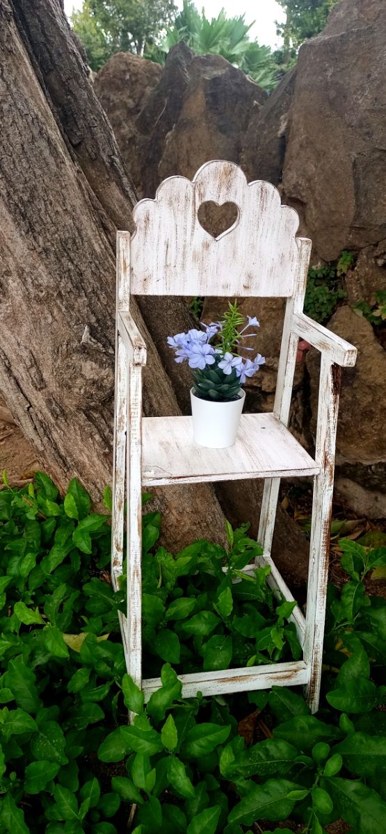 Silla Decorativa con Colgadores. Preciosa.