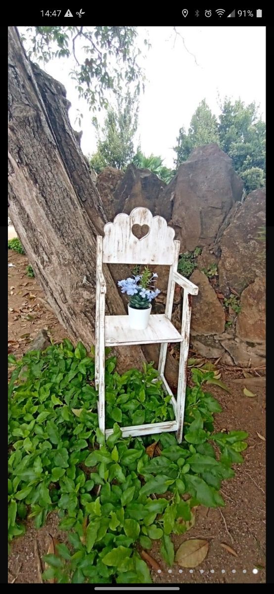 Silla Decorativa con Colgadores. Preciosa.