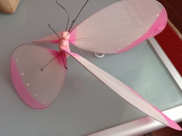 Mariposa Rosa para decorar o colgar