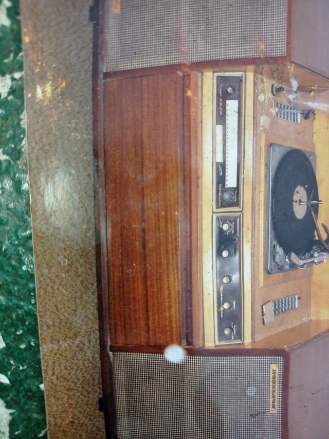 Radio gramola roselson