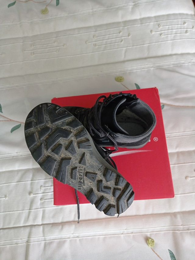 Botas negras Gore-tex niño número 32