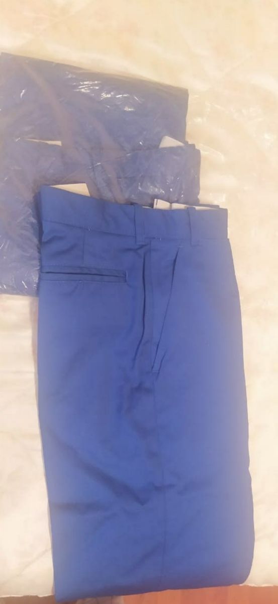 Pantalón azul de pinza
