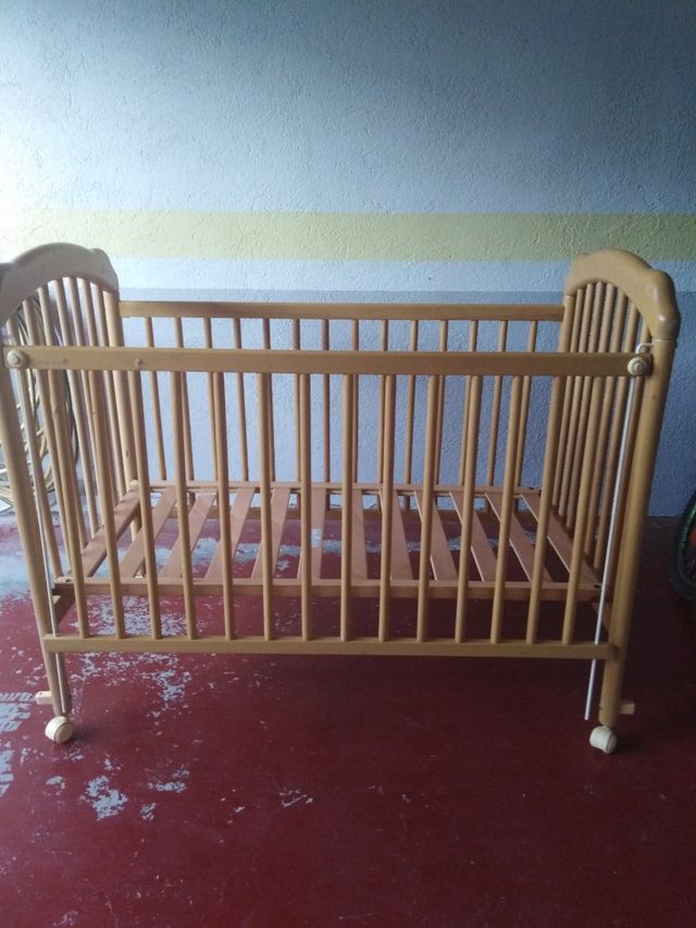 Cuna 120x60 + ropa de cuna