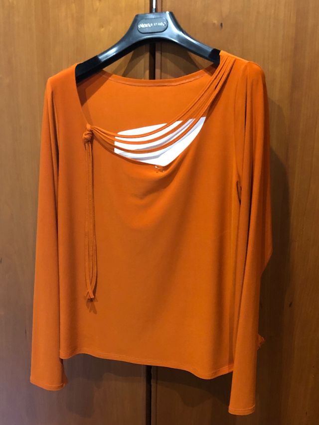 Blusa color teja, licra muy buen tejido, el delan