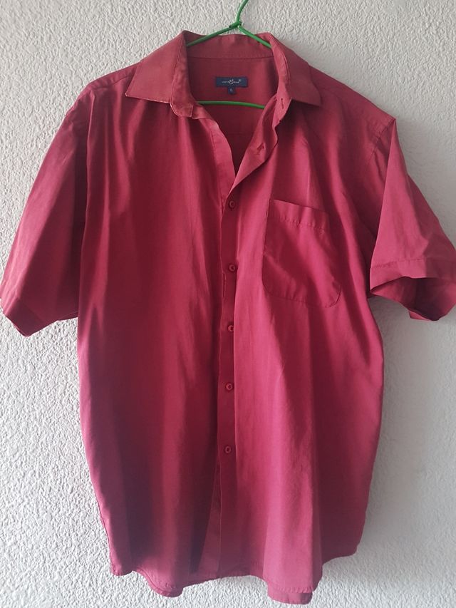 Camisa burdeos hombre