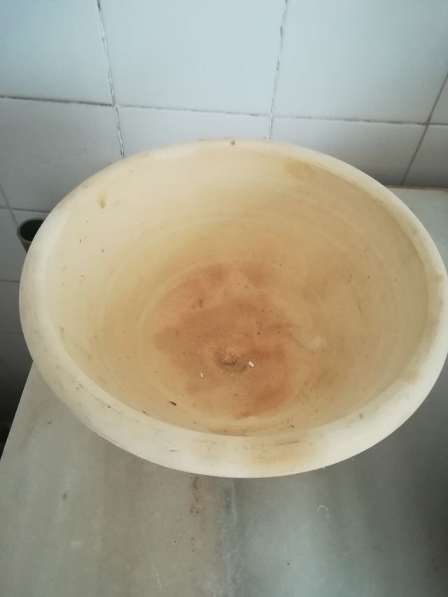 Cuenco de barro antiguo