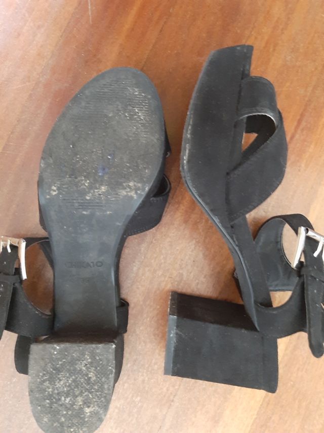 SANDALI NERI IN PELLE SCAMOSCIATA