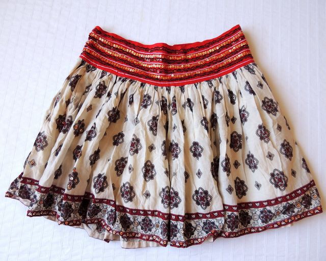 FALDA CORTA DE BERSHKA