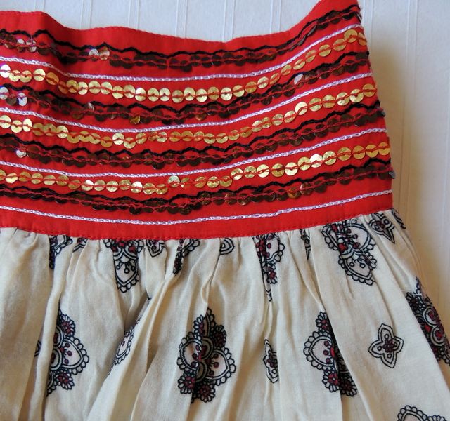 FALDA CORTA DE BERSHKA