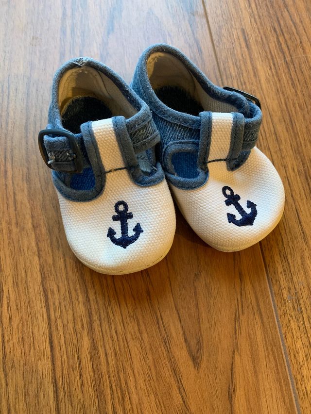 ZAPATILLAS DE BEBÉ
