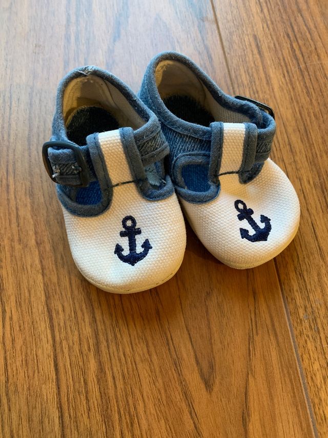 ZAPATILLAS DE BEBÉ
