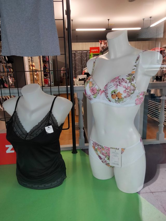 se vende bustos y maniquíes