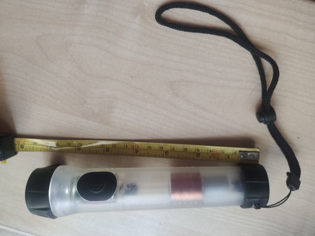 LINTERNA DE DINAMO QUE FUNCIONA SIN PILAS