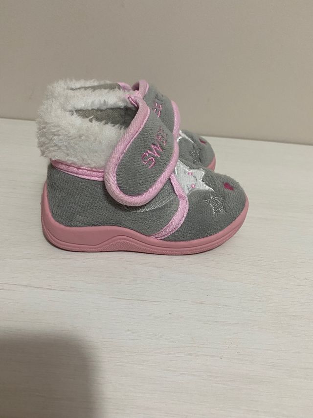 Zapatillas de casa niña talla 19