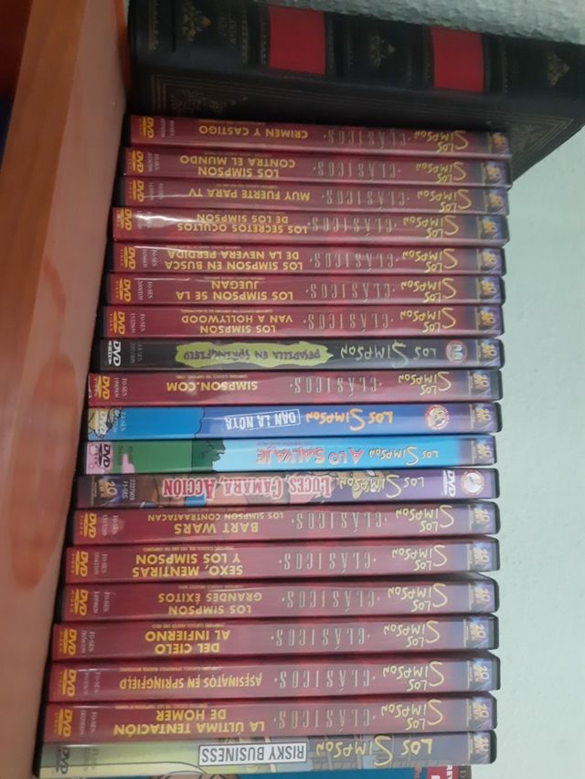 variados de capítulos de los Simpson. DVD