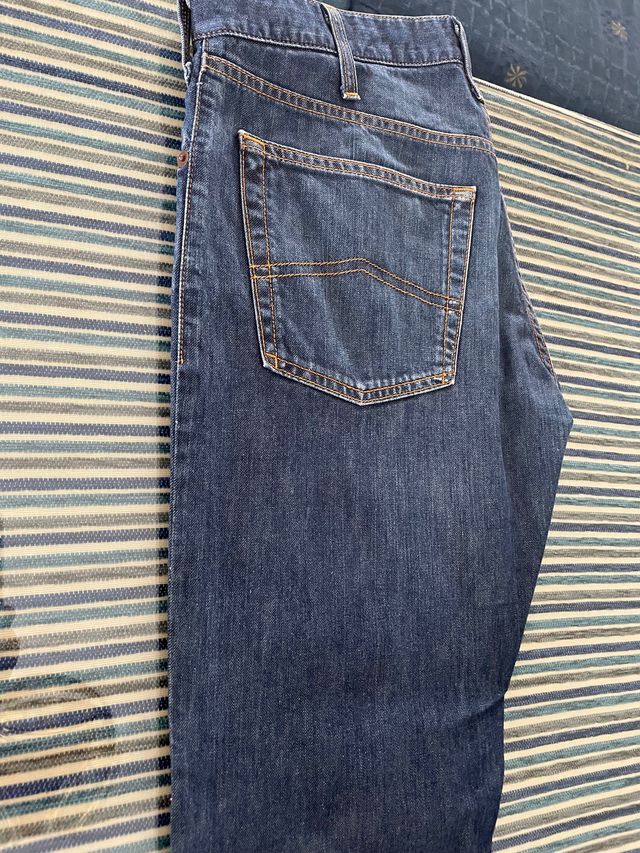 Vaqueros. Tejanos ARMANI.