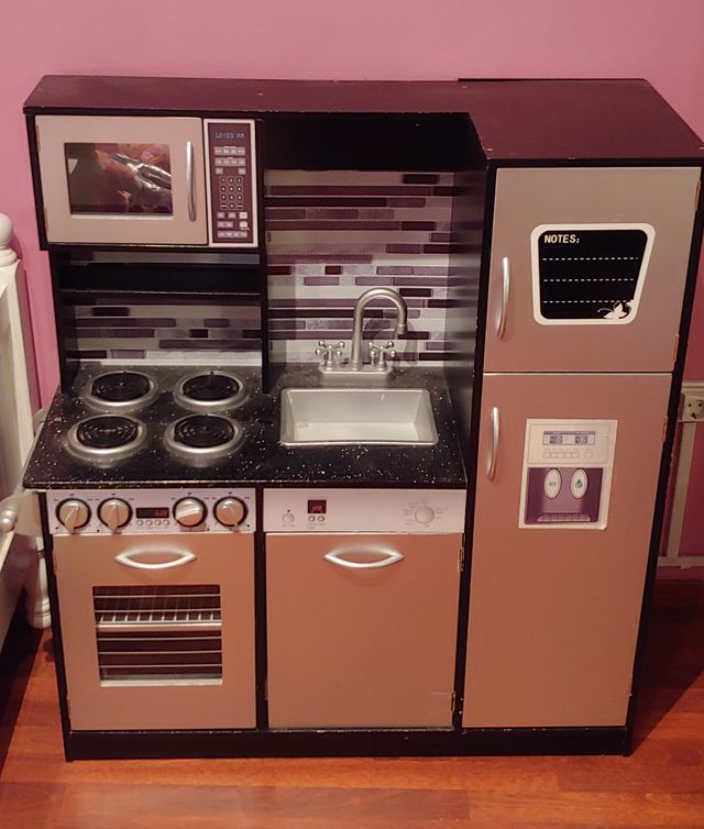 Cocina infantil de madera de segunda mano por 43 EUR en Barcelona en