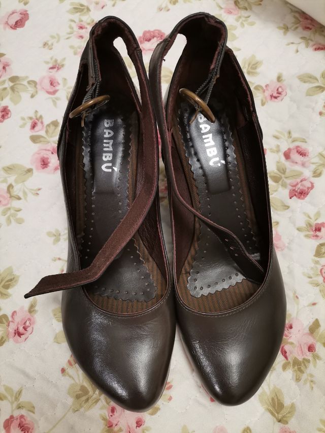 zapato marrón chocolate