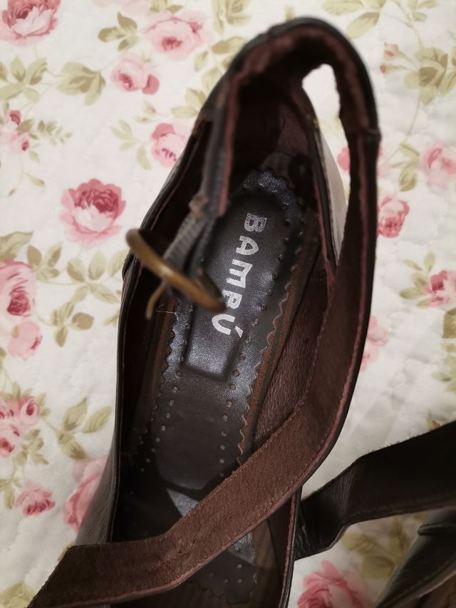 zapato marrón chocolate