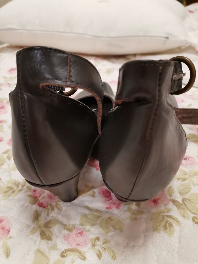 zapato marrón chocolate