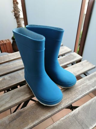 Botas de agua Tribord dechatlon 24\\/25 de segunda mano por 5 EUR en El  Vendrell en WALLAPOP