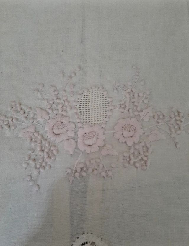 Antigua s toalla s hilo bordada a a mano. Brasil